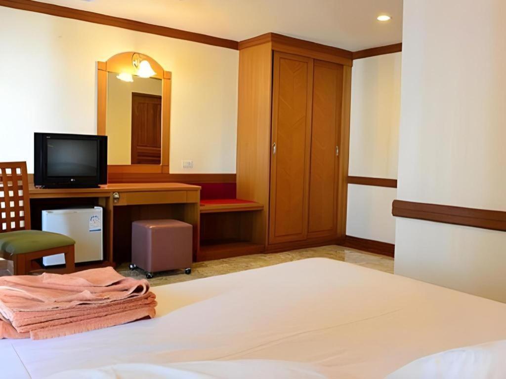 P.72 Hotel Pattaya Exterior foto